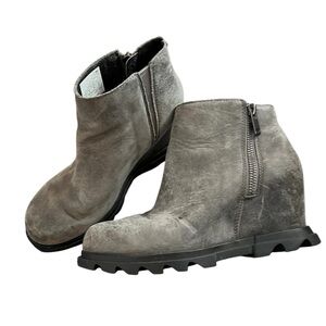 Sorel Womens Joan Of Arctic Wedge III Zip Boot Gray size 39